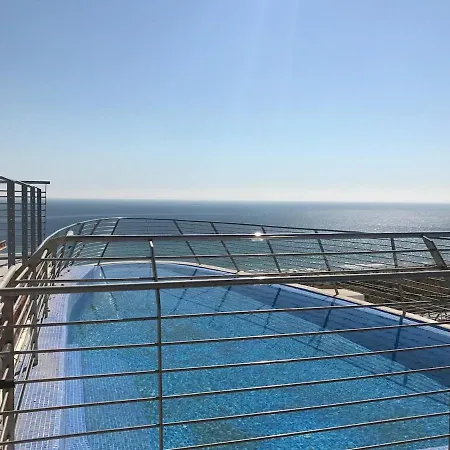 Beachfront Stunning Infinity View 2 Bed アレナレス・デル・ソル