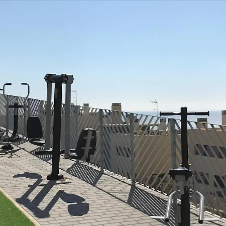 Beachfront Stunning Infinity View 2 Bed *