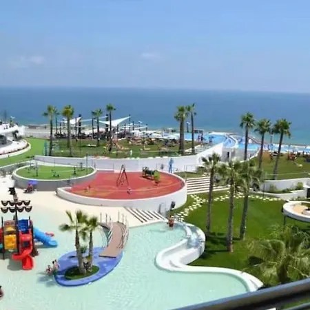 Beachfront Stunning Infinity View 2 Bed Apartment *